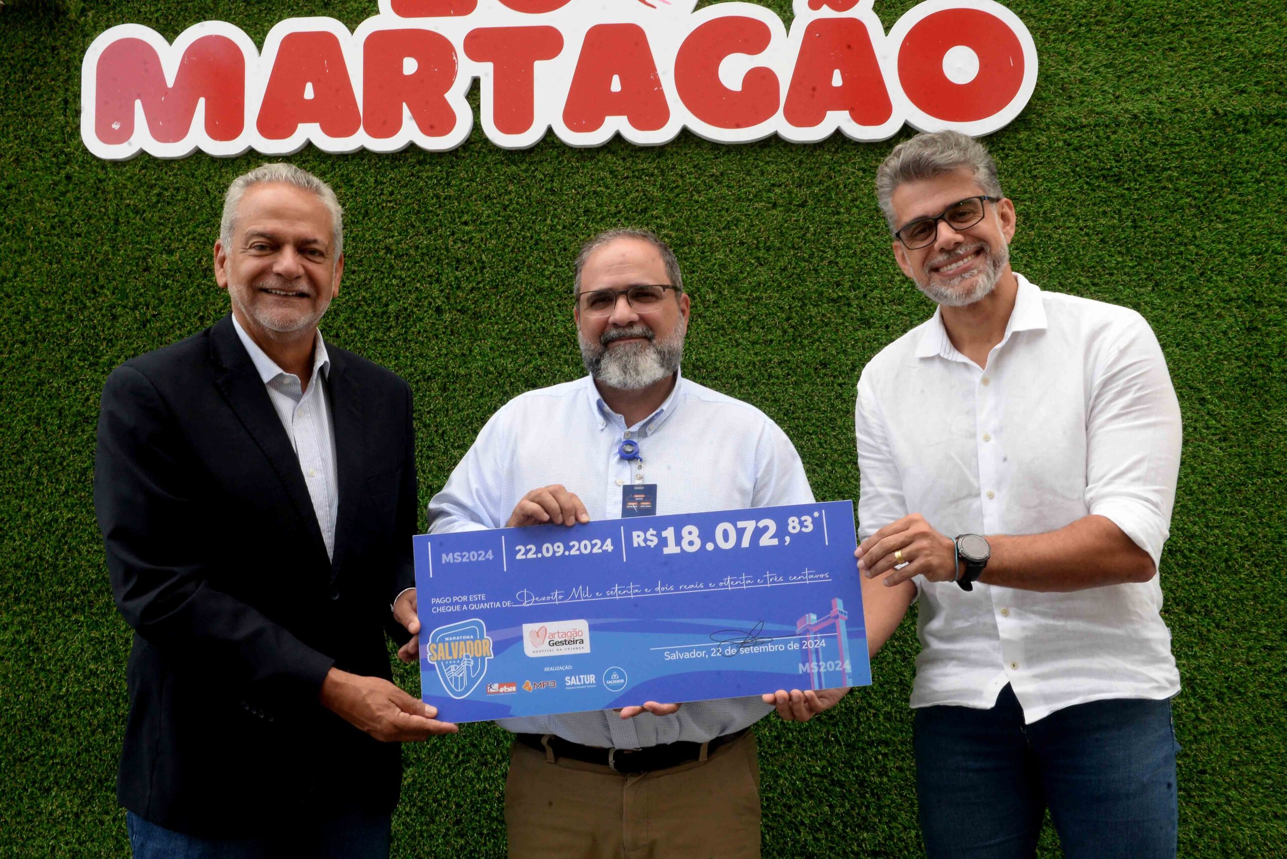 Martagão gesteira recebe doação da Maratona Salvador