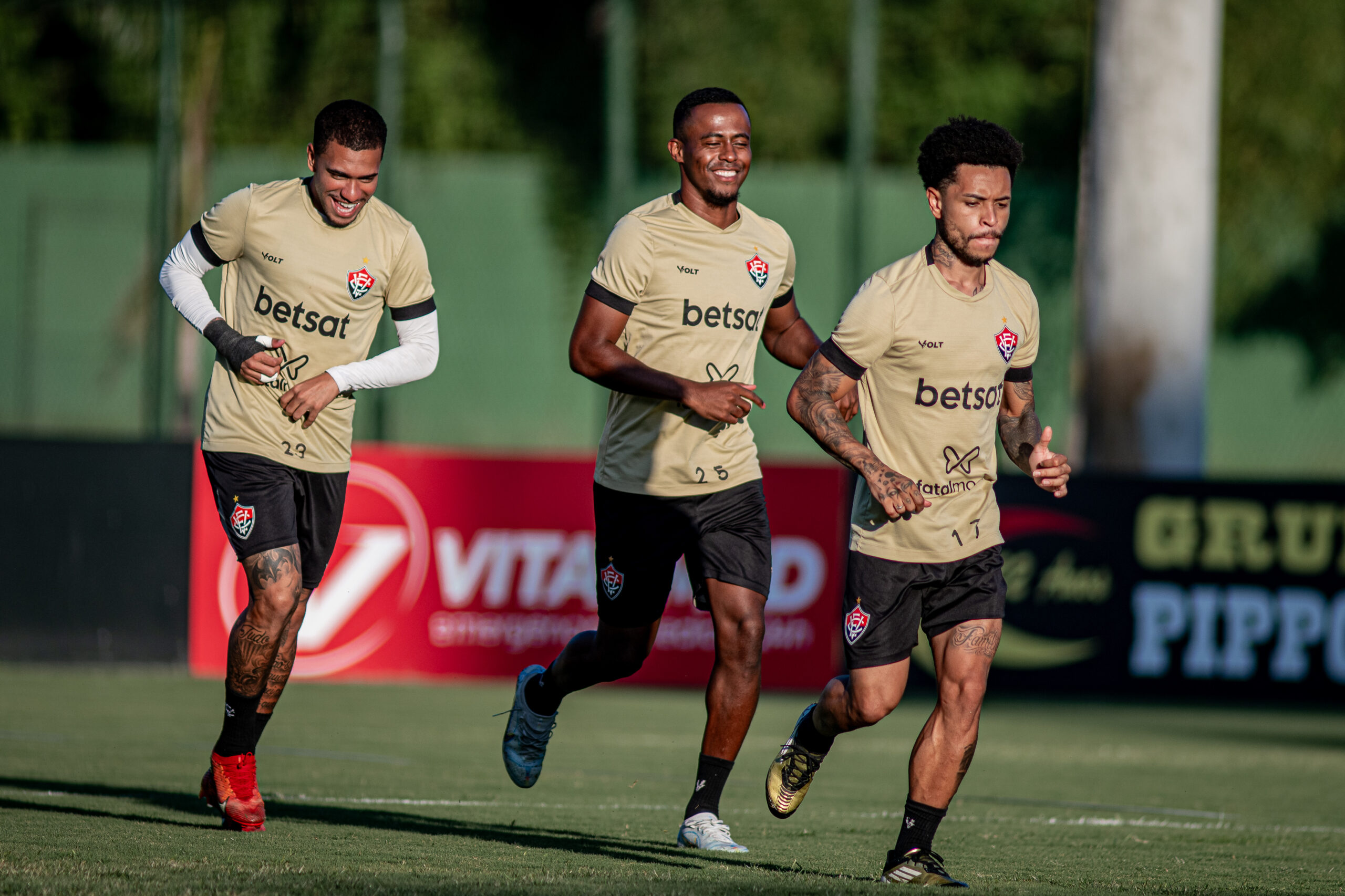 Vitória se prepara para duelo decisivo contra Athletico no Campeonato Brasileiro