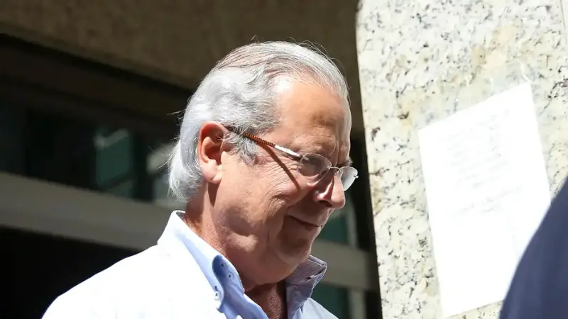 Ministro Gilmar Mendes anula condenações de José Dirceu no STF