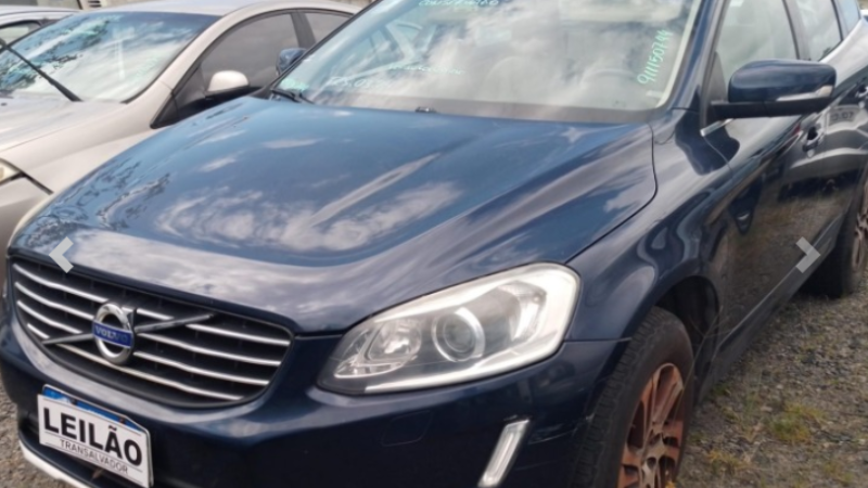 Transalvador promove leilão com cerca de 80 veículos conservados e sucatas aproveitáveis