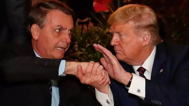 Amigos? Apesar dos acenos de Bolsonaro, Trump ainda não segue o ex-presidente no X