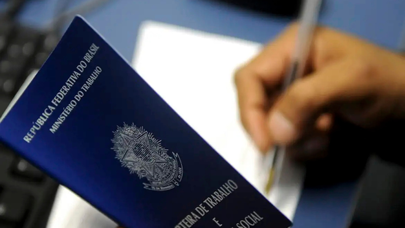 Empregos no Brasil batem recordes, impulsionados pela indústria, construção e serviços