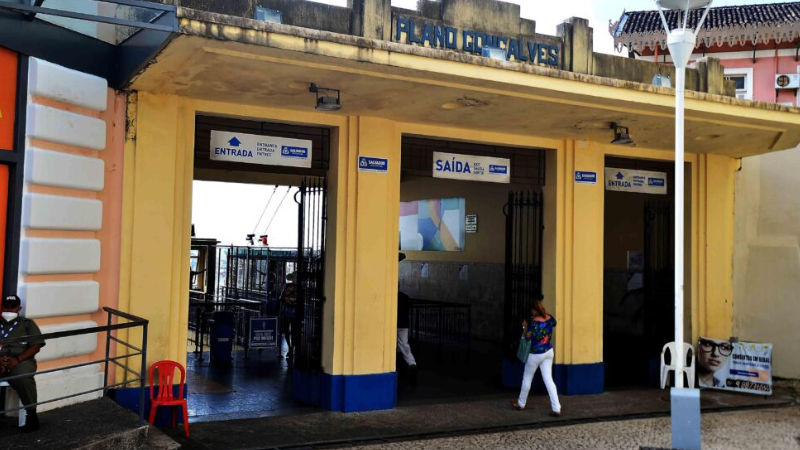 Chuva intensa paralisa serviços de transporte e provoca transtornos em Salvador
