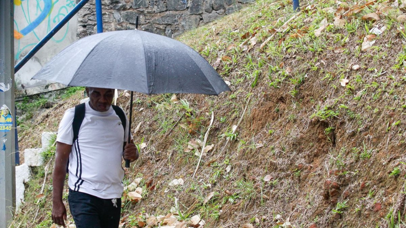 Chuva intensa causa deslizamentos e transtornos em Salvador nesta segunda-feira(11)