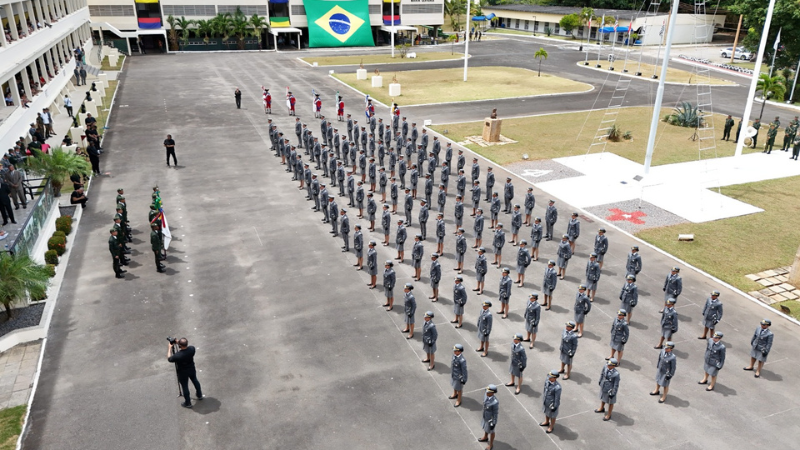 Exército Brasileiro Forma Novos Oficiais em Salvador