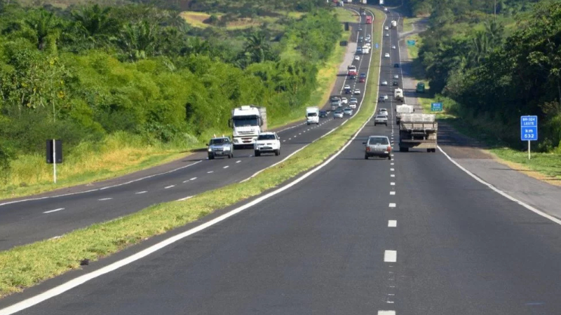 Rodovias da Bahia devem ter fluxo intenso com mais de 500 mil veículos no feriado prolongado