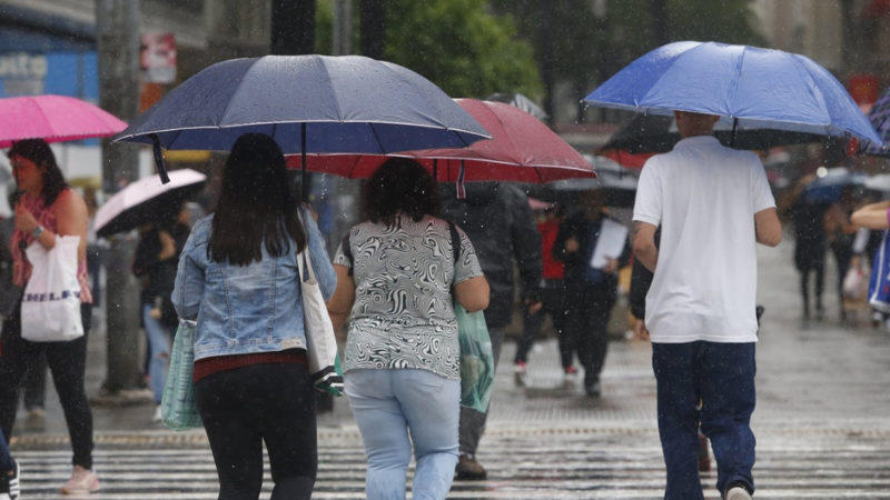 Chuva em Salvador diminui, mas ainda afeta pontos isolados da cidade
