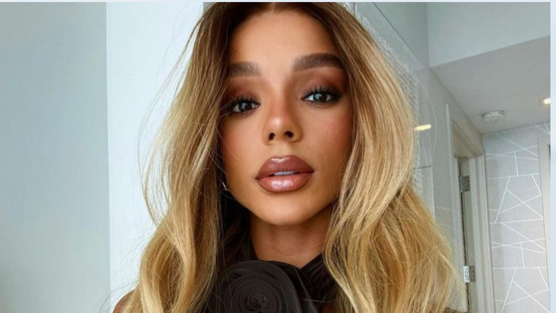 Grávida, Brunna Gonçalves se espanta com tamanho da barriga ao acordar; confira