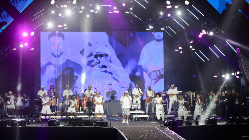 Psirico agita multidão no Festival Virada Salvador com o sucesso “Molen-Molen”