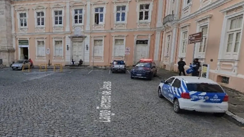 Funcionária de unidade de saúde no Pelourinho é atacada com faca por homem em situação de rua