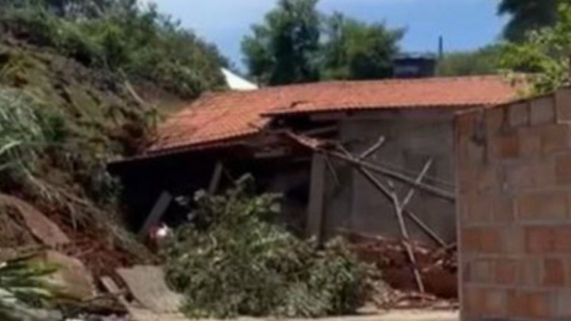 Deslizamento em mina força evacuação de mais de 100 pessoas em MG