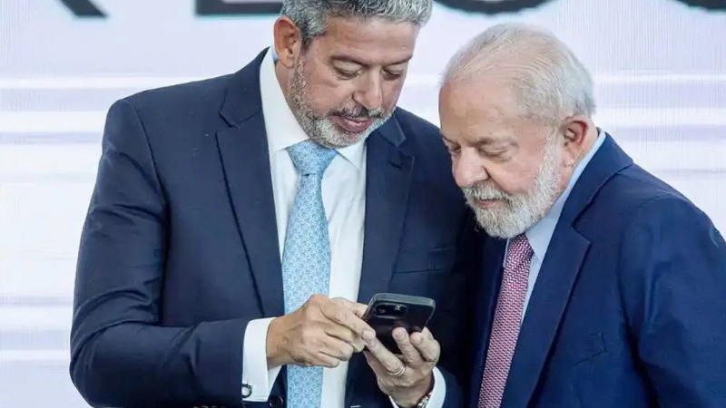 Lira e Lula se encontram no Alvorada em meio a impasse sobre emendas