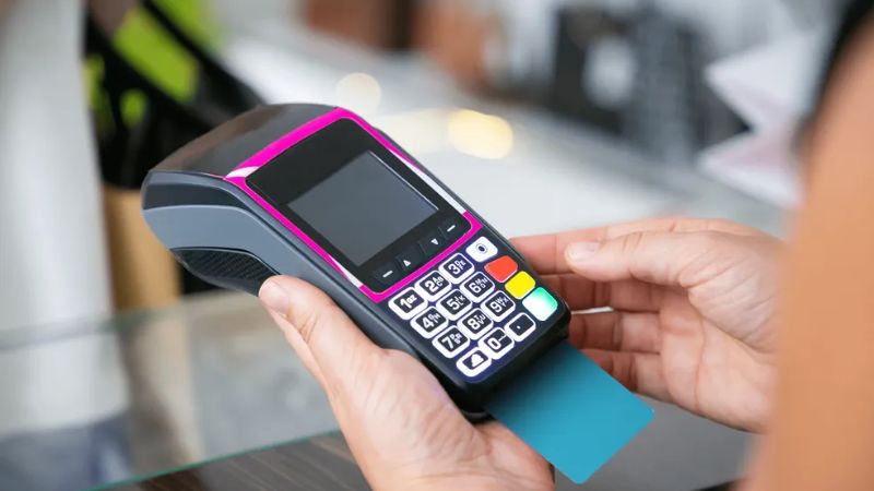 Fiscalização da Receita Federal e o Empresto de Cartão de Crédito: Impactos das Novas Regras