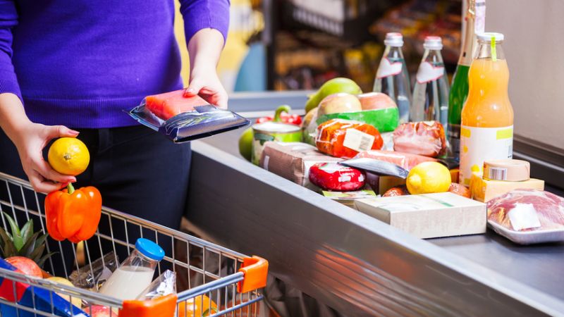 Vendas no varejo sofrem queda de 2,3% em dezembro, segundo Cielo