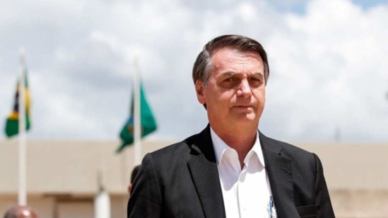 Bolsonaro critica Moraes e sugere fuga do Brasil após ser barrado em posse de Trump