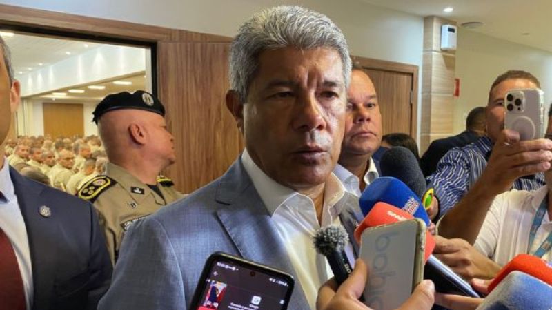 “Lula está pagando uma conta do antecessor”, diz Jerônimo sobre reprovação do governo federal