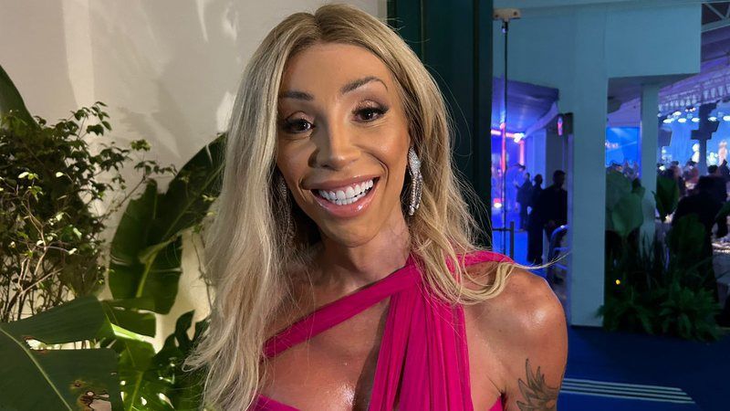 Maya Massafera fala sobre ataques na web e defende Lore Improta em evento beneficente