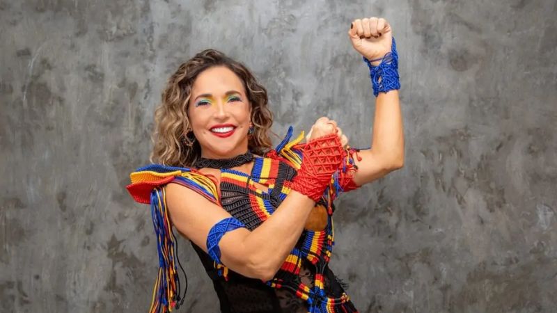 Daniela Mercury provoca fãs de Claudia Leitte e defende religiões de matriz africana