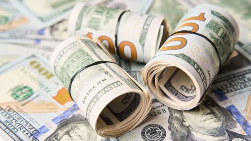 Dólar recua e fecha abaixo de R$ 6 sem anúncio de novas tarifas por Trump