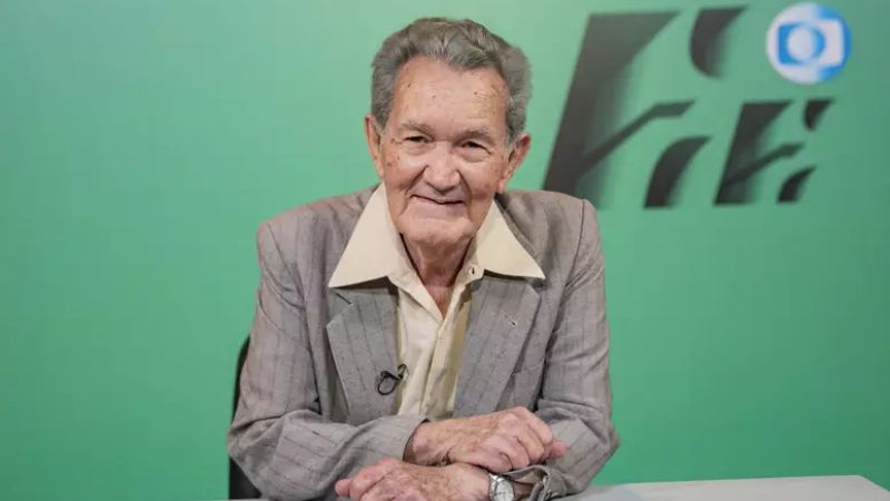 Aos 92 anos, Léo Batista é internado em estado grave no Rio de Janeiro