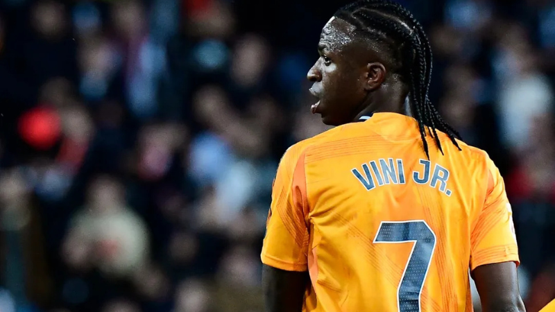 Vinícius Júnior  corre risco de ser suspenso por até 12 Jogos após expulsão no confronto contra o Valencia