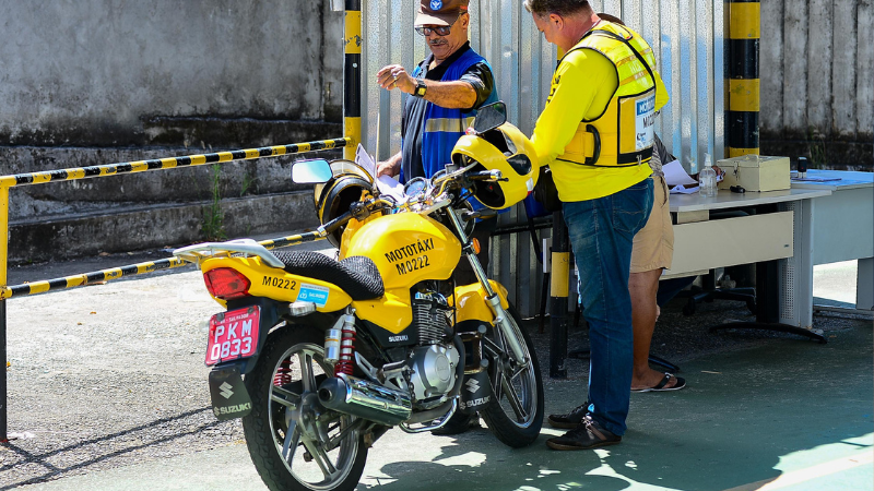 Mototaxistas têm até quinta-feira para regularizar cadastro em Salvador