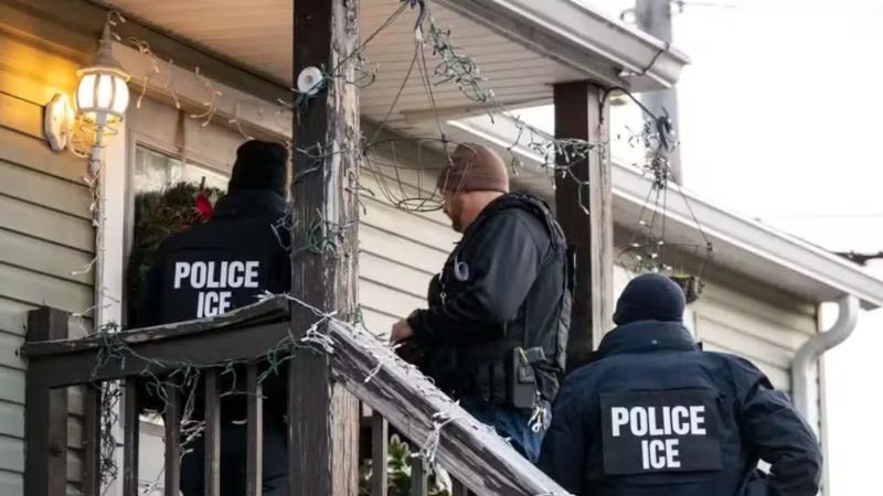 Brasileiros nos EUA usam WhatsApp para evitar imigração e vivem sob medo de deportação