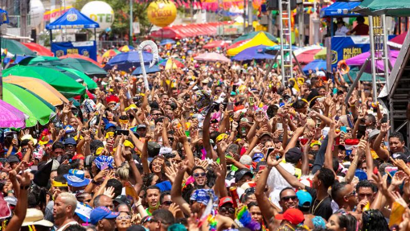 Carnaval 2025: direitos trabalhistas e esclarecimentos sobre feriado e ponto facultativo