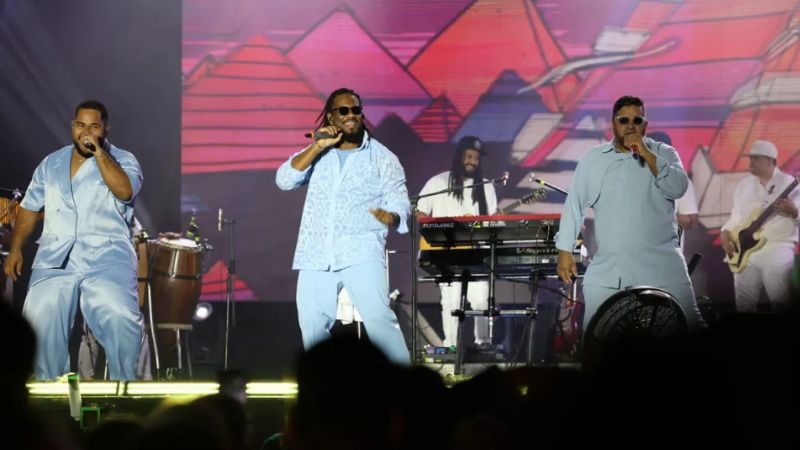 Filhos de Jorge fez show gratuito no Salvador Shopping