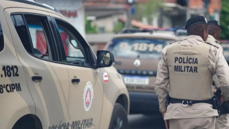 Viatura da Polícia Militar é atingida por tiros no Nordeste de Amaralina, em Salvador