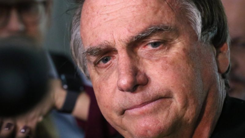 Bolsonaro pede revogação da Ficha Limpa e diz que lei ‘persegue políticos de direita’