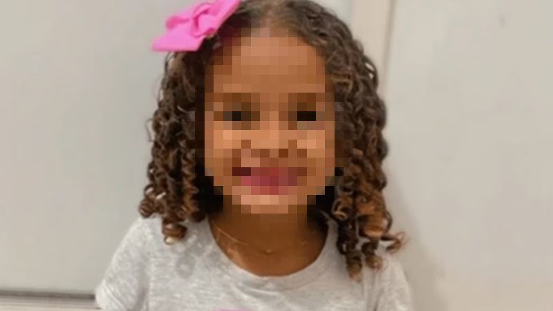 Menina de 3 anos sofre Traumatismo Craniano em creche e é colocada para dormir; família acusa negligência