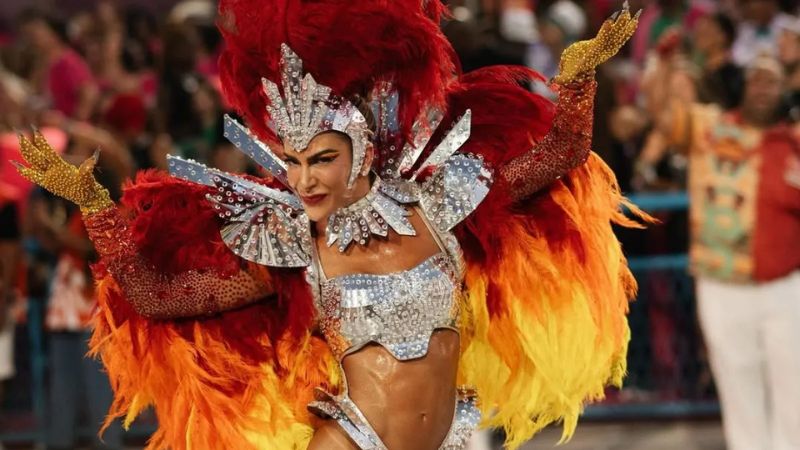 Lore Improta faz mais um tratamento médico antes do carnaval.