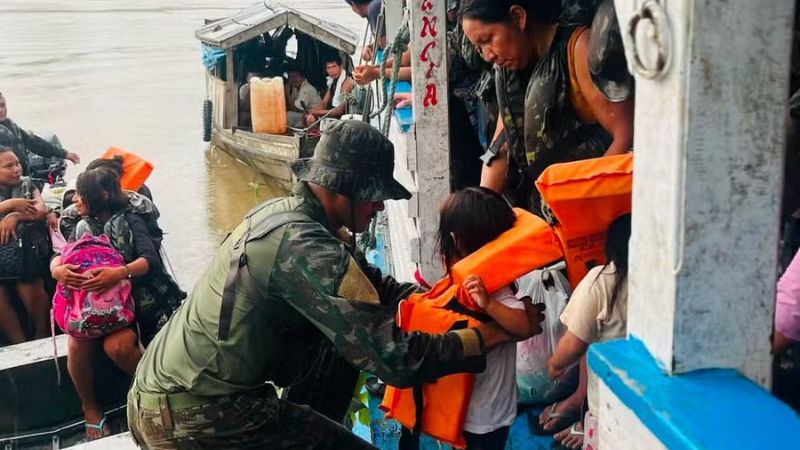 Mais de 50 Indígenas são resgatados após naufrágio no rio Javari, no Amazonas
