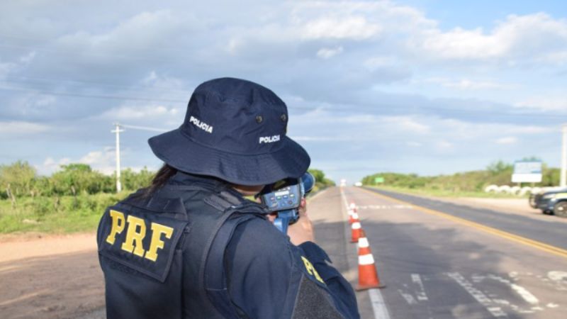 PRF realiza operação especial de Carnaval nas rodovias da Bahia para garantir segurança no trânsito
