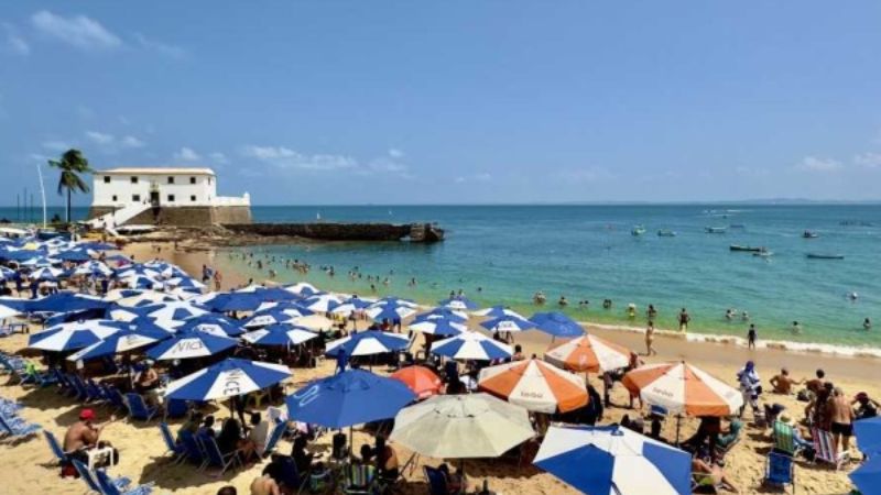 Projeto de lei propõe proibição de caixas de som nas praias de Salvador