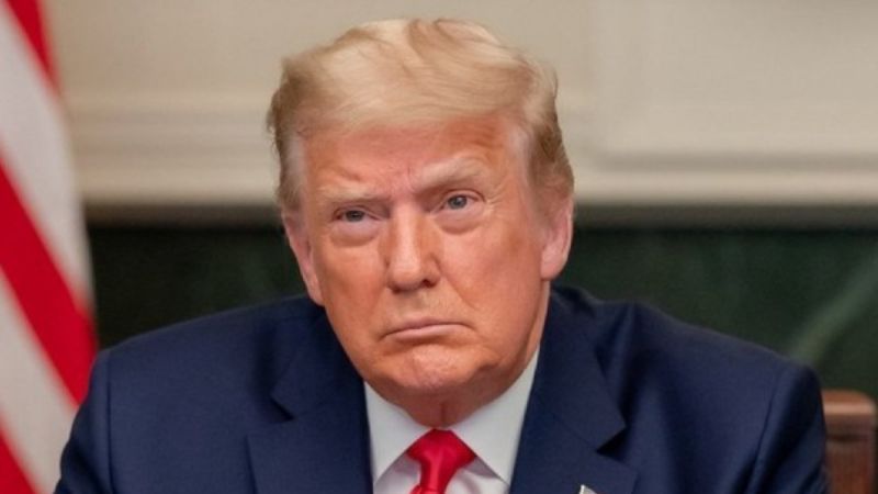 Trump chama Zelensky de “ditador” e aumenta tensão política entre EUA e Ucrânia