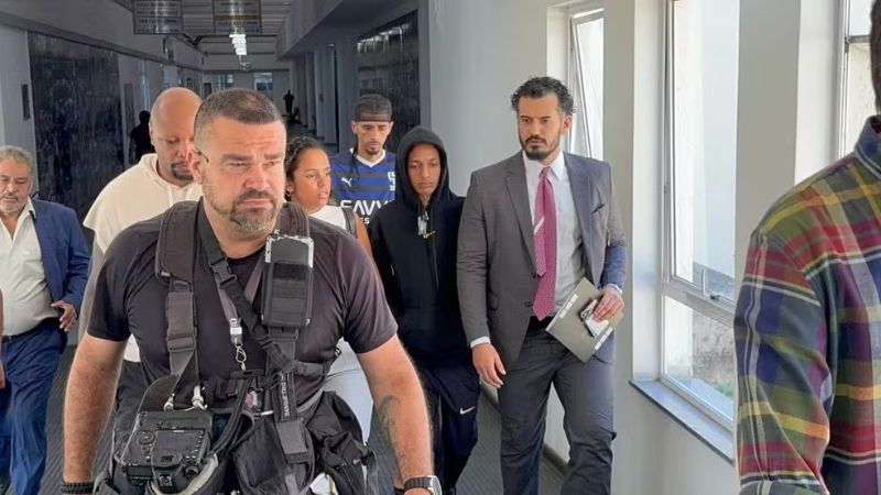 Oruam é libertado após ser preso por ajudar foragido da justiça: ‘Vou voltar tranquilo para casa’, diz cantor