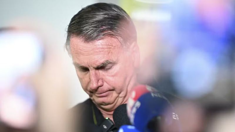 Bolsonaro articula mudança na Lei da Ficha Limpa para reduzir inelegibilidade e viabilizar candidatura em 2026