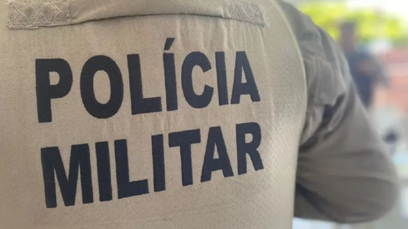Três policiais militares foram presos, na tarde deste sábado (1º), sob a acusação de roubo durante uma abordagem a torcedores em Salvador, no dia do clássico Ba-Vi entre Bahia e Vitória.