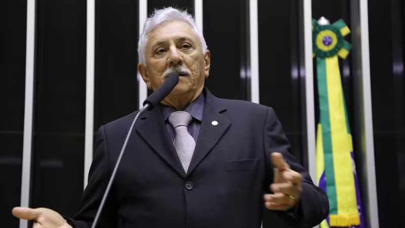 Deputado do PL usava familiares para desvio de verbas federais, aponta PF