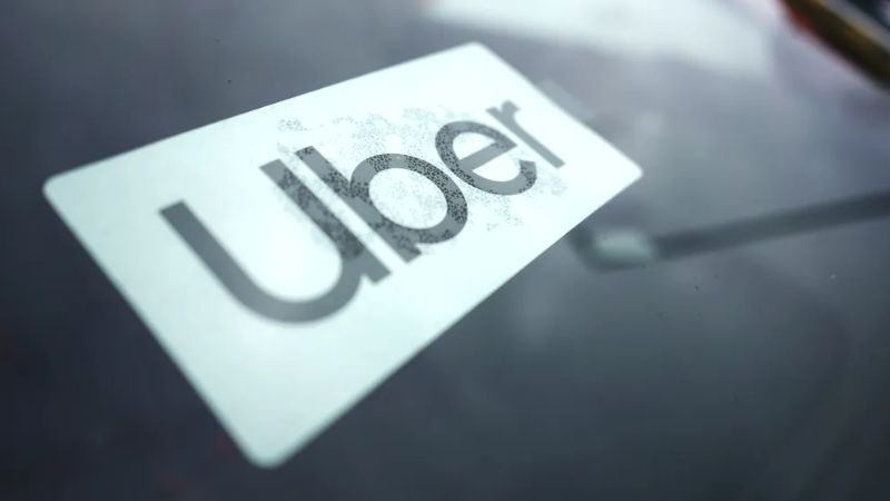 Uber permite que motoristas bloqueiem passageiros com base em avaliações