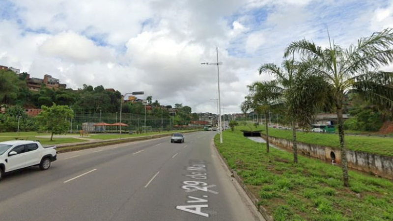 Homem é preso após furar bloqueio e atropelar policial em Salvador