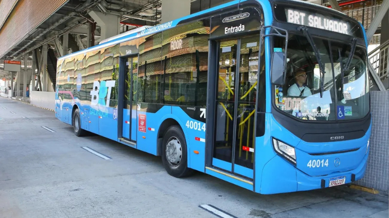 Desfile dos Palhaços no Rio Vermelho: BRT terá operação especial e ônibus reforçados