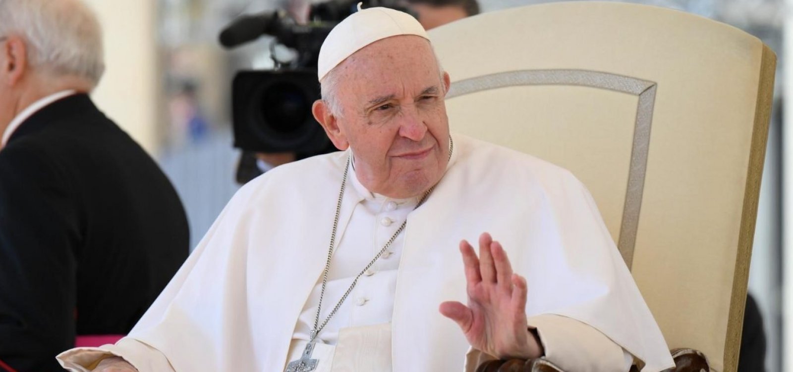 Papa Francisco apresenta melhora gradual e mantém quadro estável