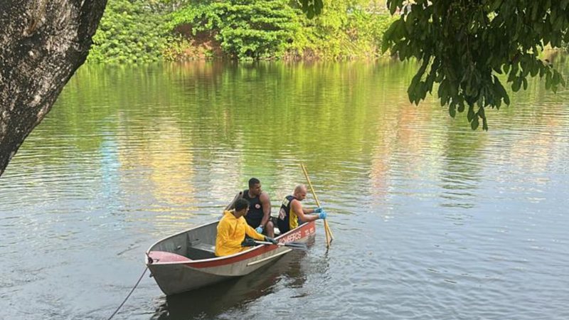Bombeiros fazem buscas por pessoa desaparecida no Dique do Tororó