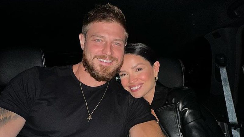 Noivo de Juliette posta foto da ex-BBB grávida; confira