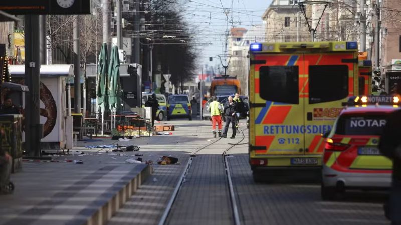 Motorista atropela foliões durante Carnaval na Alemanha; polícia confirma uma morte e múltiplos feridos