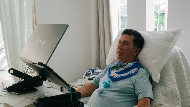 Escritor com ELA supera barreiras e lança primeiro livro em Salvador