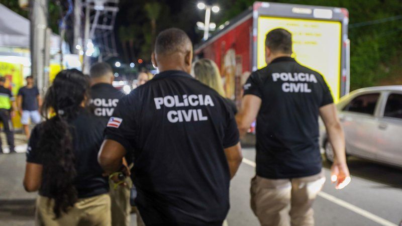 Dupla é presa por agredir foliões e roubar celulares durante o Carnaval de Salvador